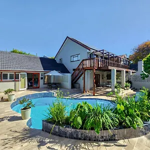Guest house Branch & Vine - Constantia - Formerly Pinoak Cape Town