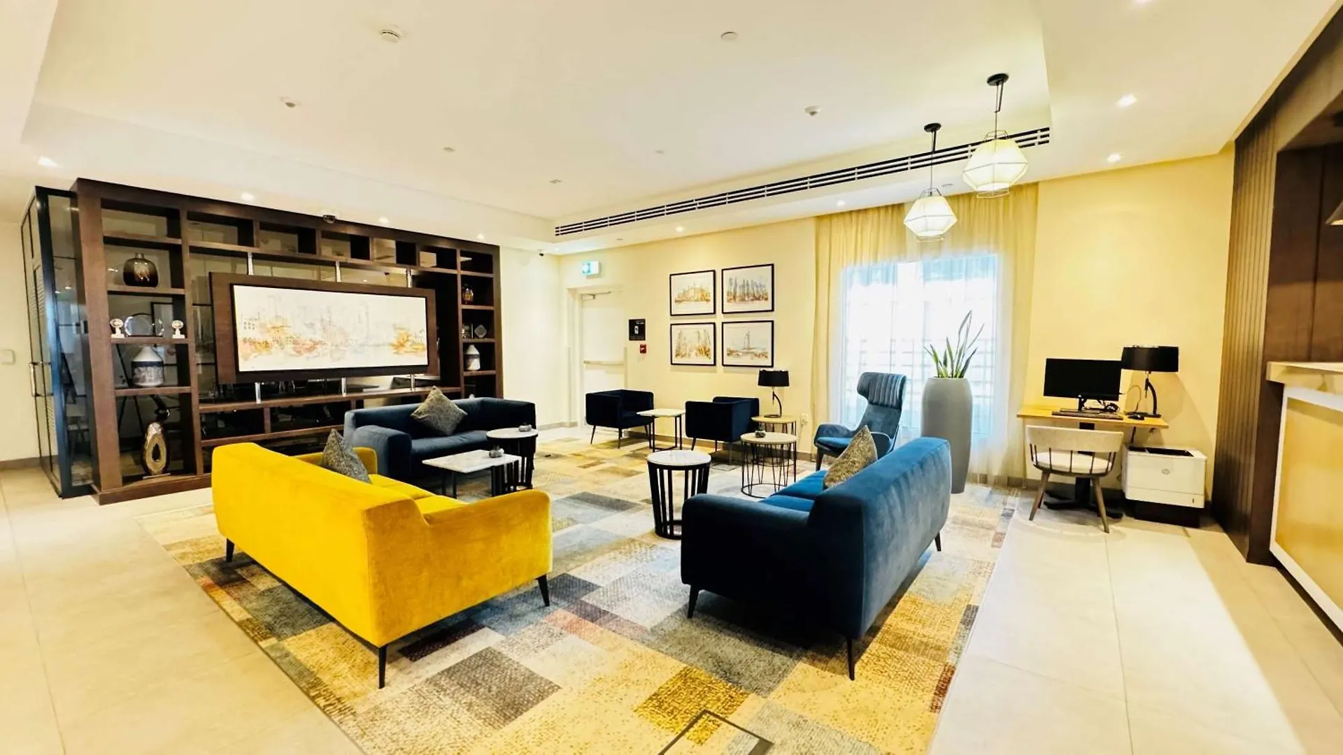 Hampton By Hilton Dubai Al Barsha Otel