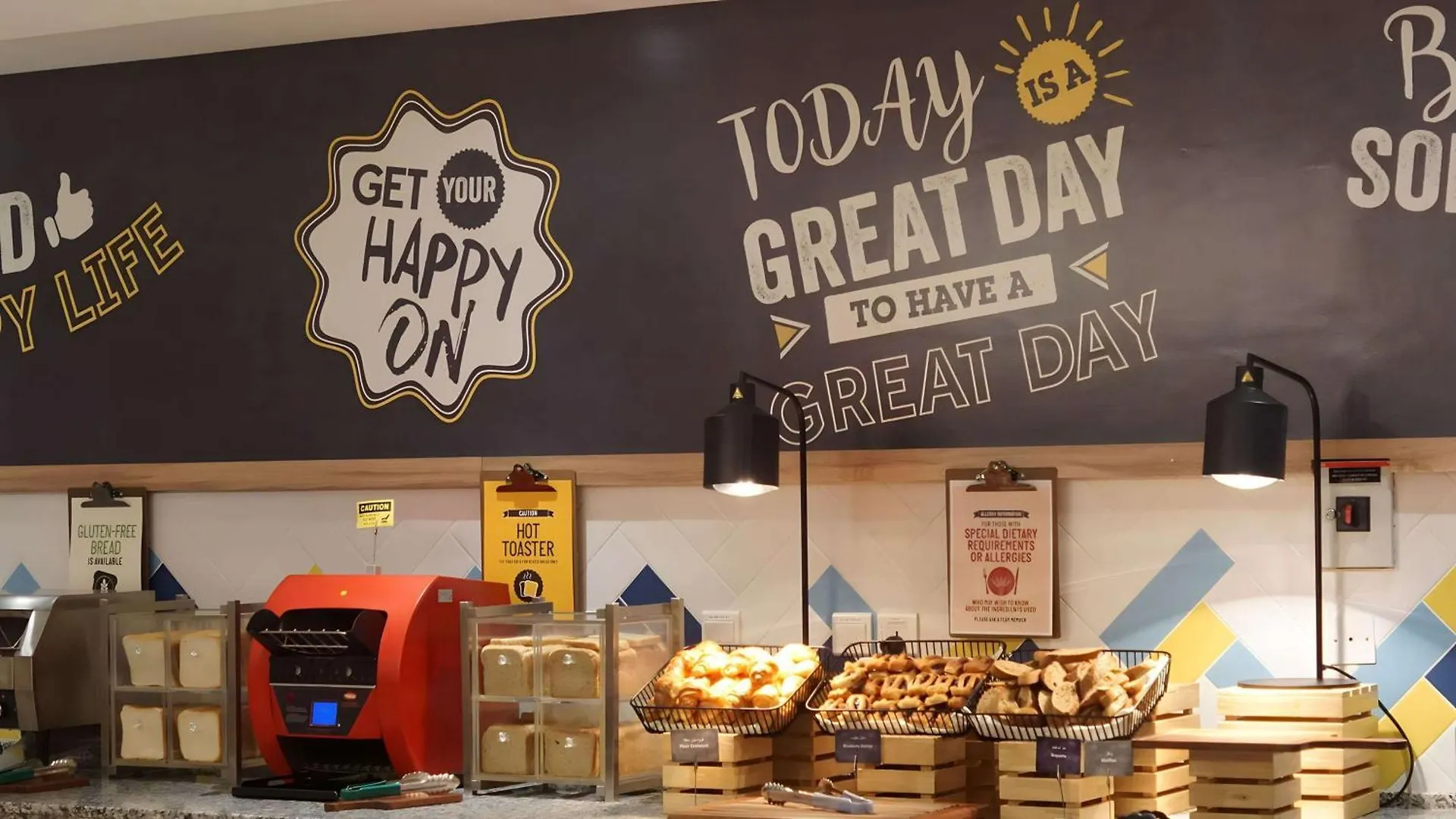 Hampton By Hilton Dubai Al Barsha Otel