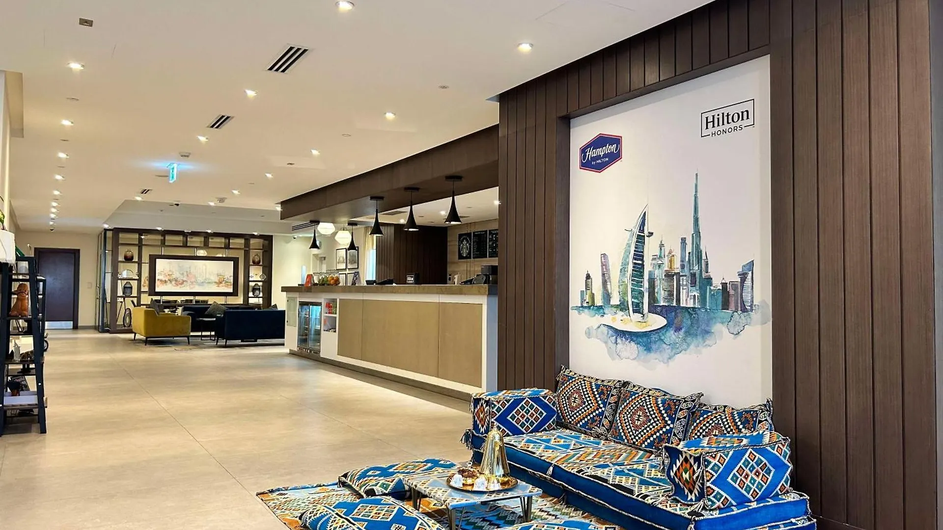 Отель Hampton By Hilton Dubai Al Barsha