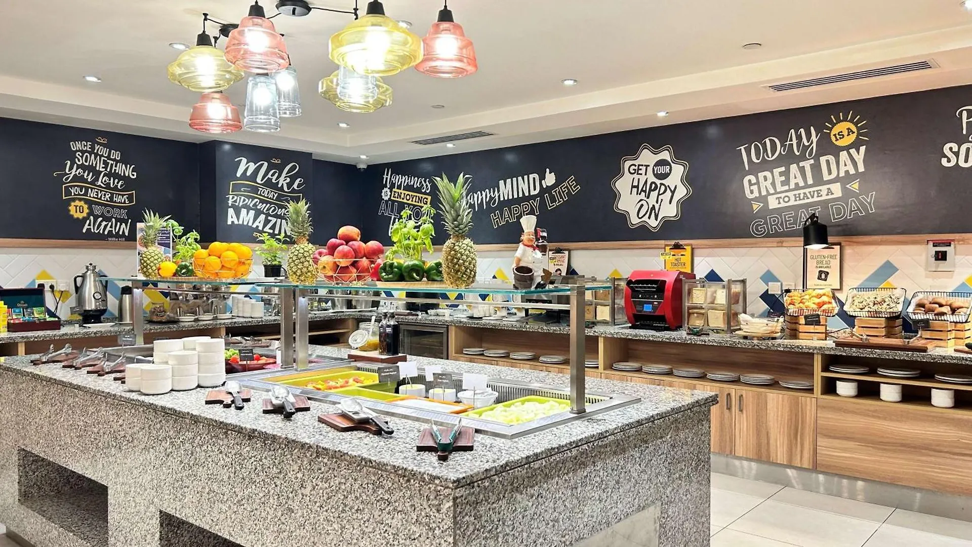 Отель Hampton By Hilton Dubai Al Barsha 3*,
