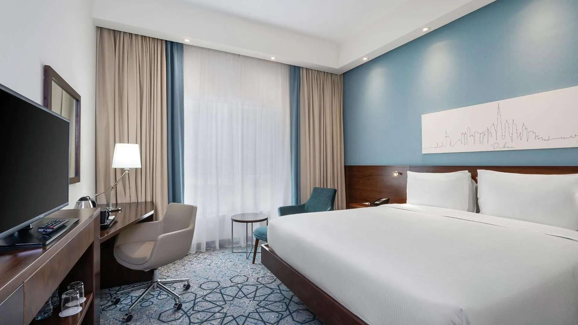 Отель Hampton By Hilton Dubai Al Barsha