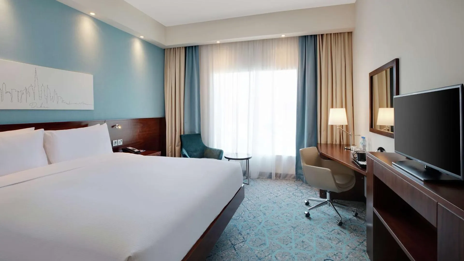 Отель Hampton By Hilton Dubai Al Barsha